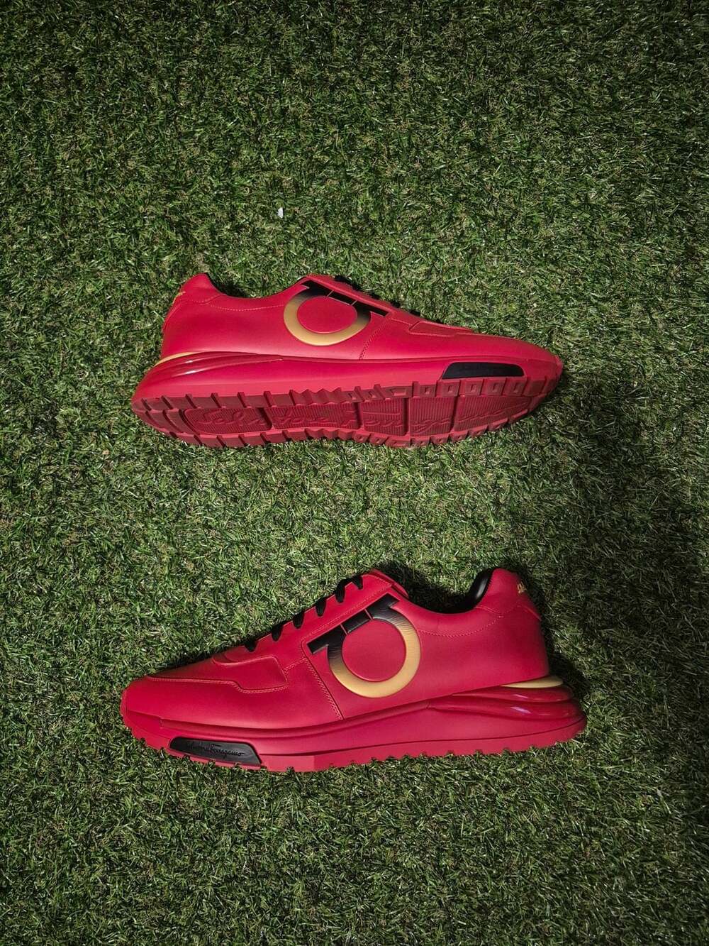Salvatore Ferragamo Gancini Sneakers Red Leather